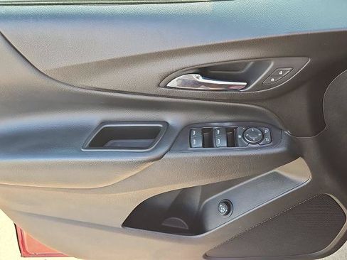 Used 2020 Chevrolet Equinox LT FWD image 20