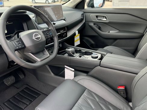 New 2026 Nissan Rogue Platinum image 15