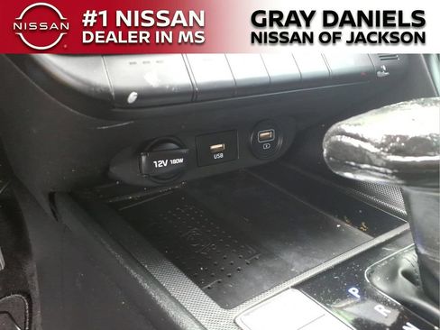 Used 2021 Hyundai Elantra SEL w/ Convenience + Premium Package FWD image 18