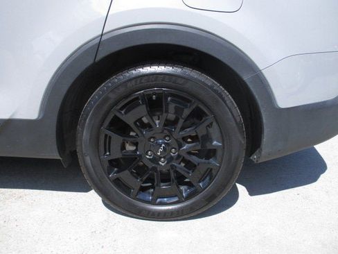 Used 2022 Kia Telluride EX w/ EX Premium Package image 10