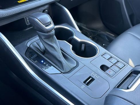 Used 2023 Toyota Highlander XLE image 31