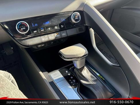 Used 2023 Hyundai Elantra SEL FWD image 19