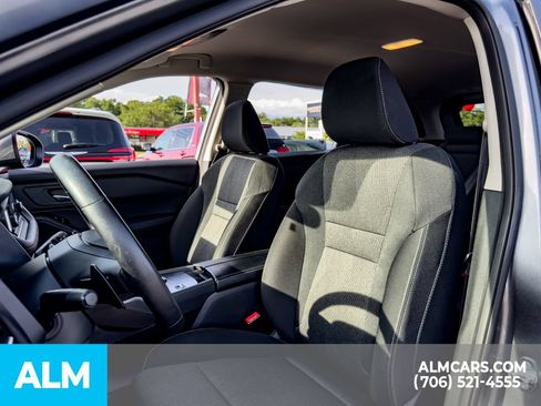 Used 2025 Nissan Rogue SV FWD image 9