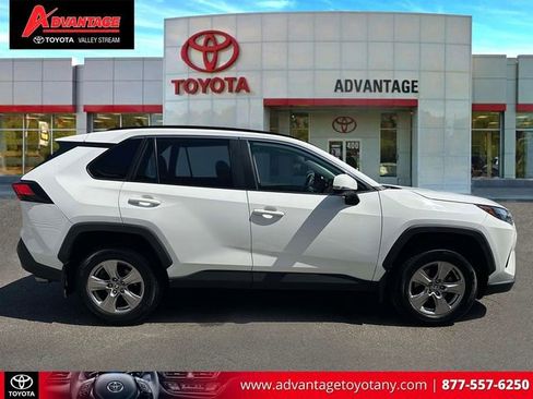 Certified 2022 Toyota RAV4 XLE w/ Convenience Package AWD/4WD image 5