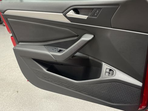 Used 2021 Volkswagen Jetta SE w/ SE Cold Weather Package image 14