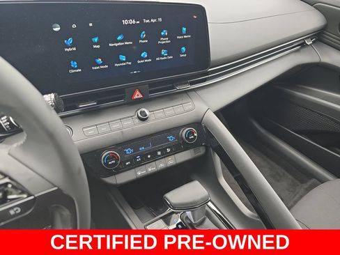 Certified 2025 Hyundai Elantra SEL FWD image 21