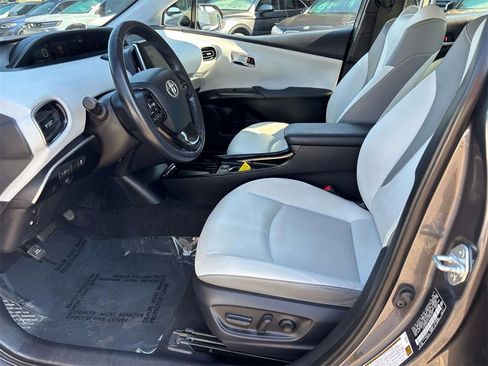 Used 2020 Toyota Prius Prime XLE image 10