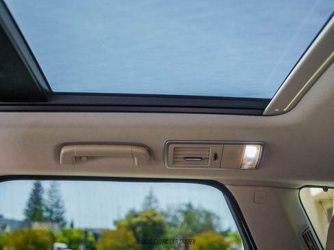 Used 2022 Land Rover Range Rover Sport SVR AWD/4WD image 46