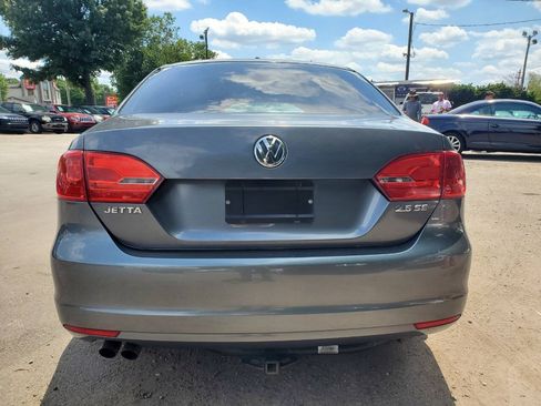 Used 2012 Volkswagen Jetta SE FWD image 6