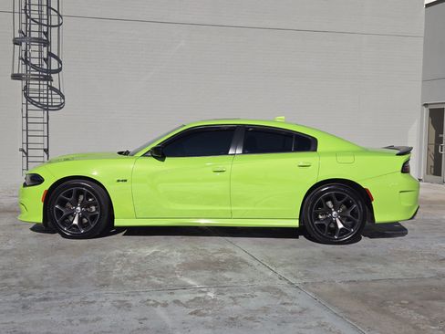 Used 2023 Dodge Charger R/T w/ Blacktop Package image 5