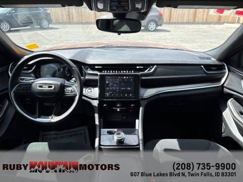 Used 2024 Jeep Grand Cherokee Laredo X w/ Luxury Tech Group I AWD/4WD image 22