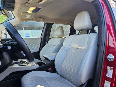 Used 2024 Mitsubishi Outlander SEL AWD/4WD image 18