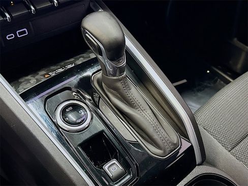 New 2024 Chevrolet Colorado LT w/ LT Convenience Package II image 18