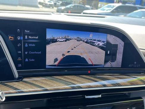 Used 2023 Cadillac Escalade Sport Platinum w/ LPO, ONYX Package image 32