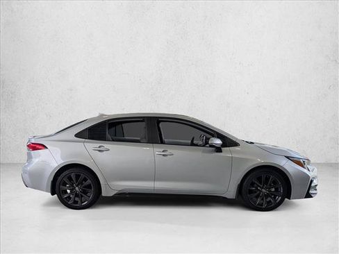 Used 2024 Toyota Corolla SE FWD image 4
