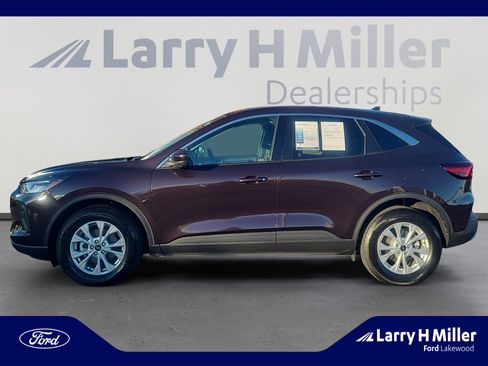 Used 2023 Ford Escape Active w/ Tech Pack #2 image 2