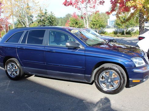 Used 2005 Chrysler Pacifica Touring image 6
