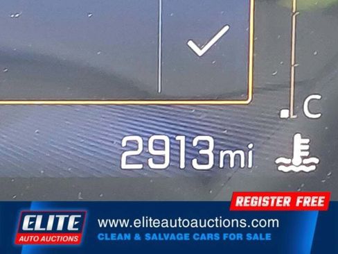 Used 2025 Chevrolet Trax LT w/ LT Convenience Package FWD image 30
