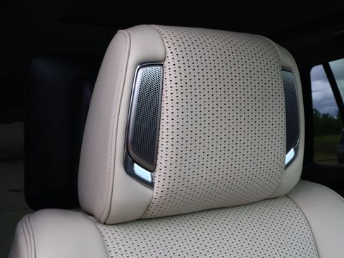 Used 2023 Cadillac Escalade Premium Luxury Platinum w/ LPO, Radiant Package AWD/4WD image 21