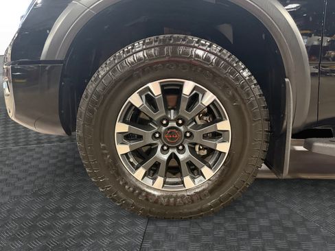 Used 2024 Nissan Titan PRO-4X w/ Pro-4x Convenience Package AWD/4WD image 15