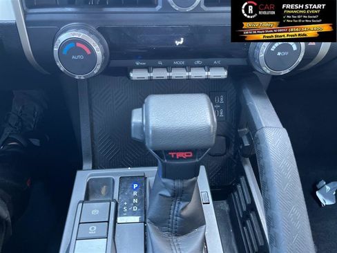 Used 2024 Toyota Tacoma TRD Off-Road image 20