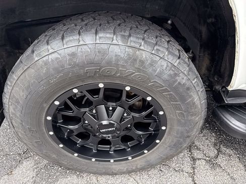 Used 2022 Toyota 4Runner SR5 Premium AWD/4WD image 17