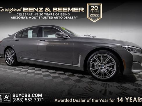 Used 2022 BMW 740i RWD image 1