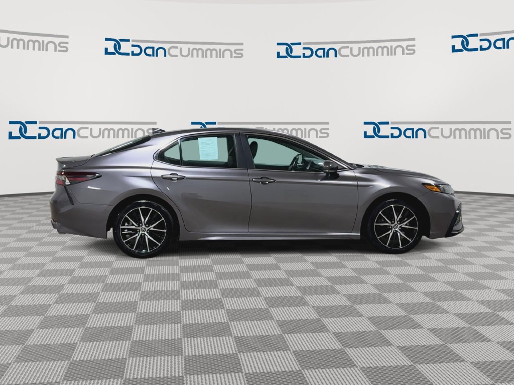 Used 2024 Toyota Camry SE FWD image 2