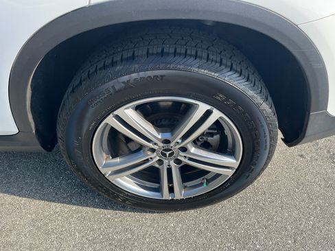 Used 2022 Mercedes-Benz GLC 300 4MATIC w/ Premium Package Lite image 29