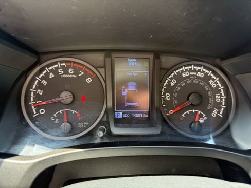 Used 2020 Toyota Tacoma SR image 10