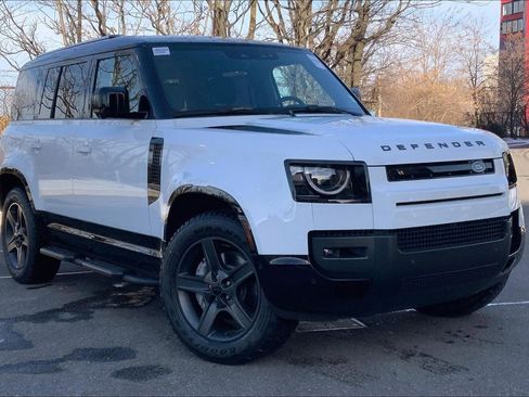 New 2026 Land Rover Defender 110 X-Dynamic SE image 2