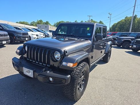 Certified 2023 Jeep Gladiator Willys image 3