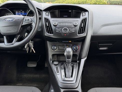Used 2018 Ford Focus S image 12