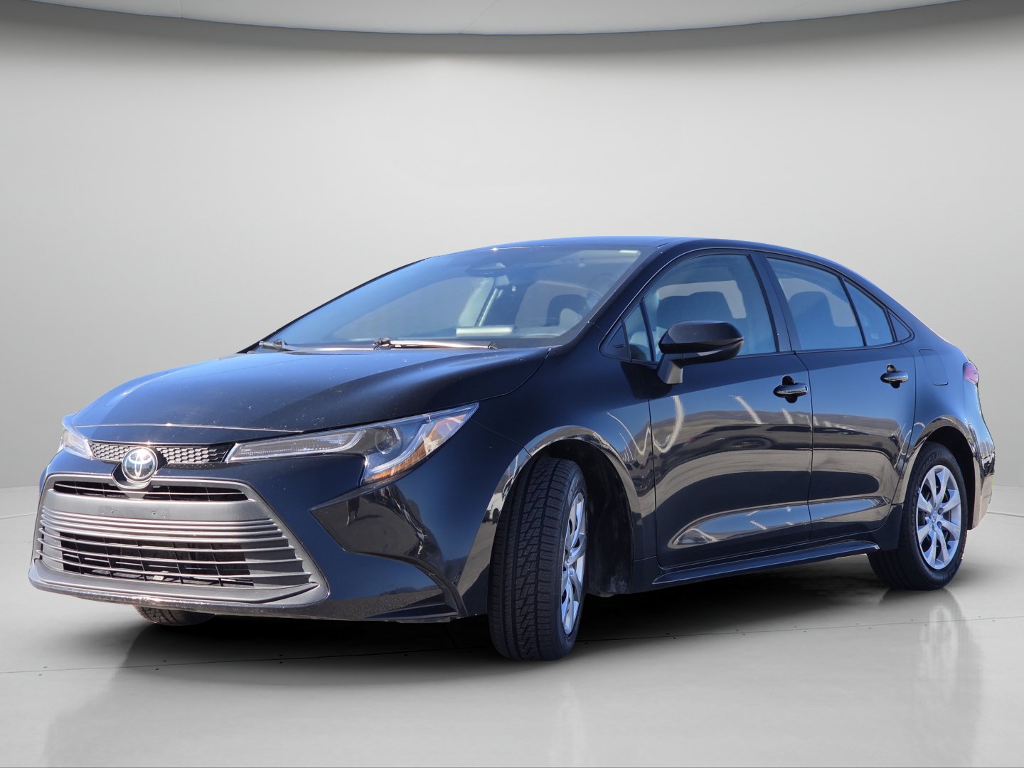Used 2025 Toyota Corolla LE FWD image 16