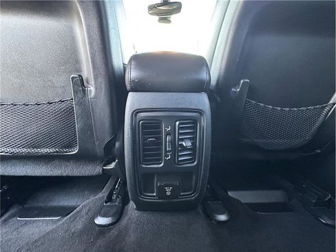 Used 2018 Jeep Grand Cherokee Altitude image 23
