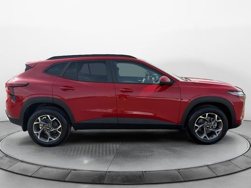 New 2026 Chevrolet Trax LT w/ Sunroof Package image 4