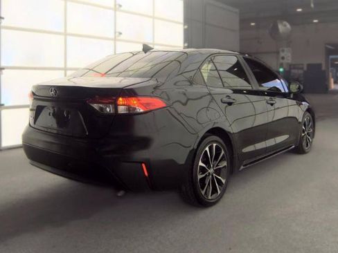 Used 2020 Toyota Corolla LE FWD image 4