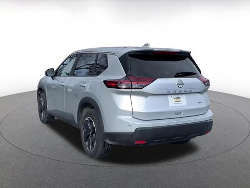 Used 2025 Nissan Rogue SV image 11