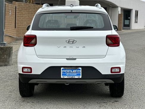 New 2025 Hyundai Venue SEL image 5
