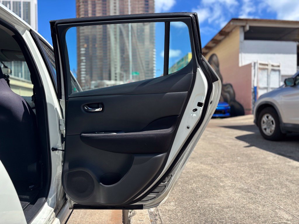 Used 2019 Nissan Leaf S w/ S Charge Package FWD image 11