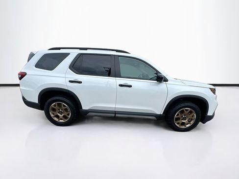 Certified 2024 Honda Pilot TrailSport image 10