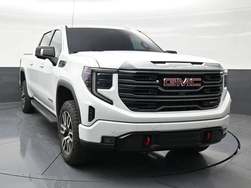 Used 2023 GMC Sierra 1500 AT4 w/ AT4 Premium Package AWD/4WD image 7