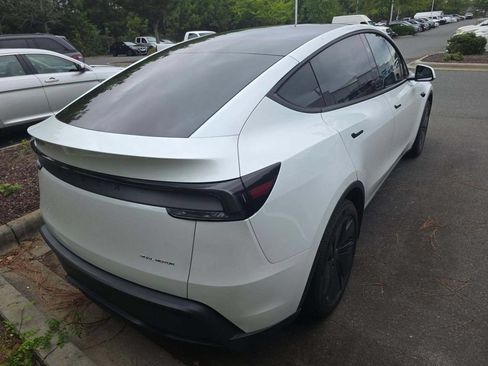 Used 2026 Tesla Model Y Long Range AWD/4WD image 3
