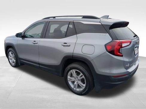 Used 2024 GMC Terrain SLE w/ Driver Convenience Package AWD/4WD image 3