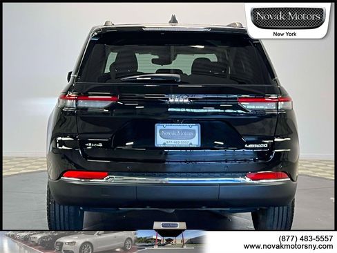 Used 2023 Jeep Grand Cherokee Laredo image 7