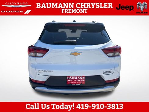 Used 2025 Chevrolet TrailBlazer LT AWD/4WD image 5