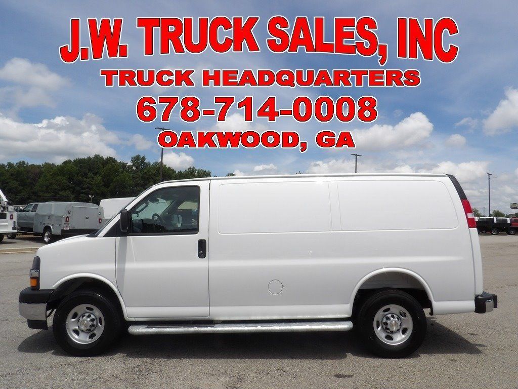 Used 2025 Chevrolet Express 2500 w/ Driver Convenience Package RWD image 2