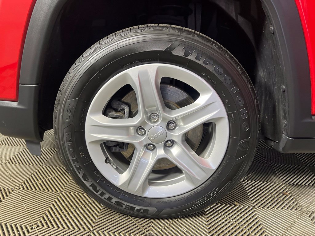 Used 2023 Jeep Compass Sport AWD/4WD image 30
