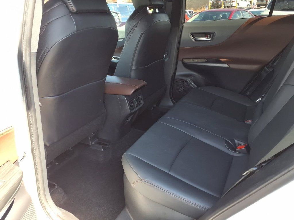 Certified 2023 Toyota Venza XLE AWD/4WD image 23