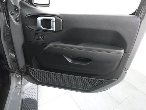 Used 2023 Jeep Gladiator Overland AWD/4WD image 31